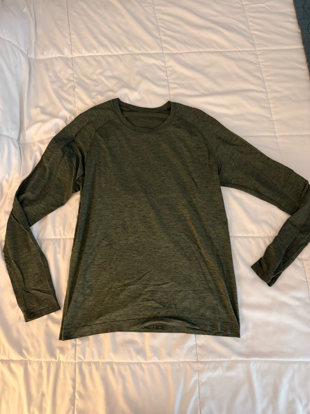 lululemon athletica Men's Long Sleeve Metal Vent in Olive